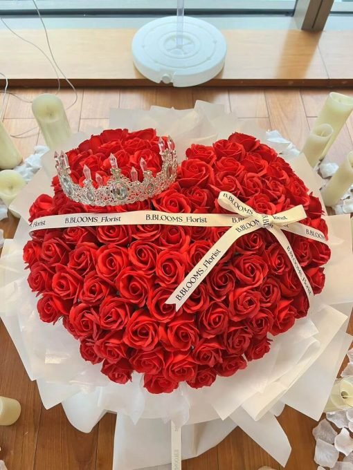 99 soap roses with crown .jpg 105